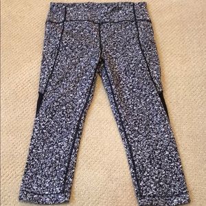 Lululemon capris!